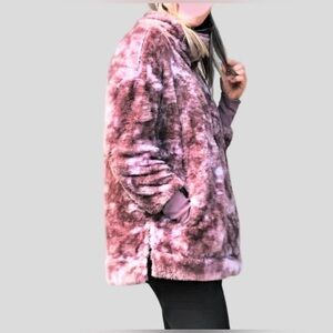 LuLaRoe Pink Tye Dye Teddy Bear Nancy Fleece - Size XL